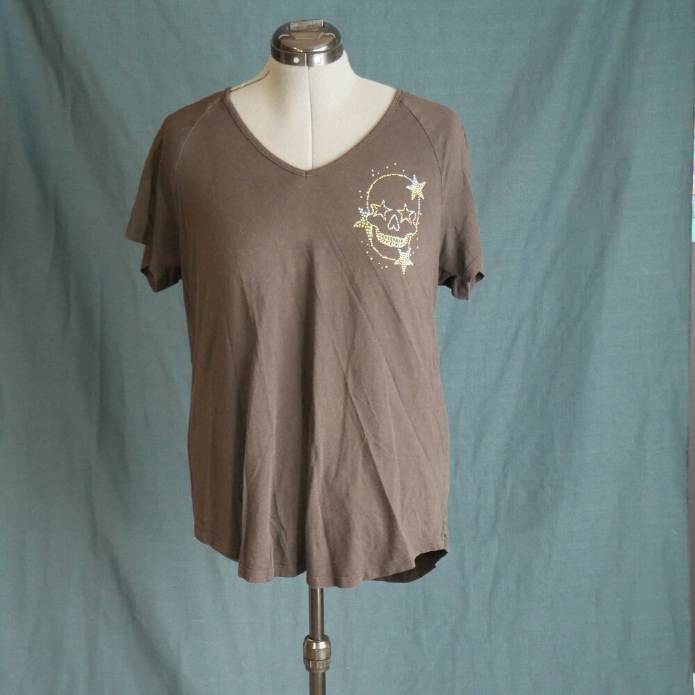 Torrid size 2 active shirt with rainbow skull